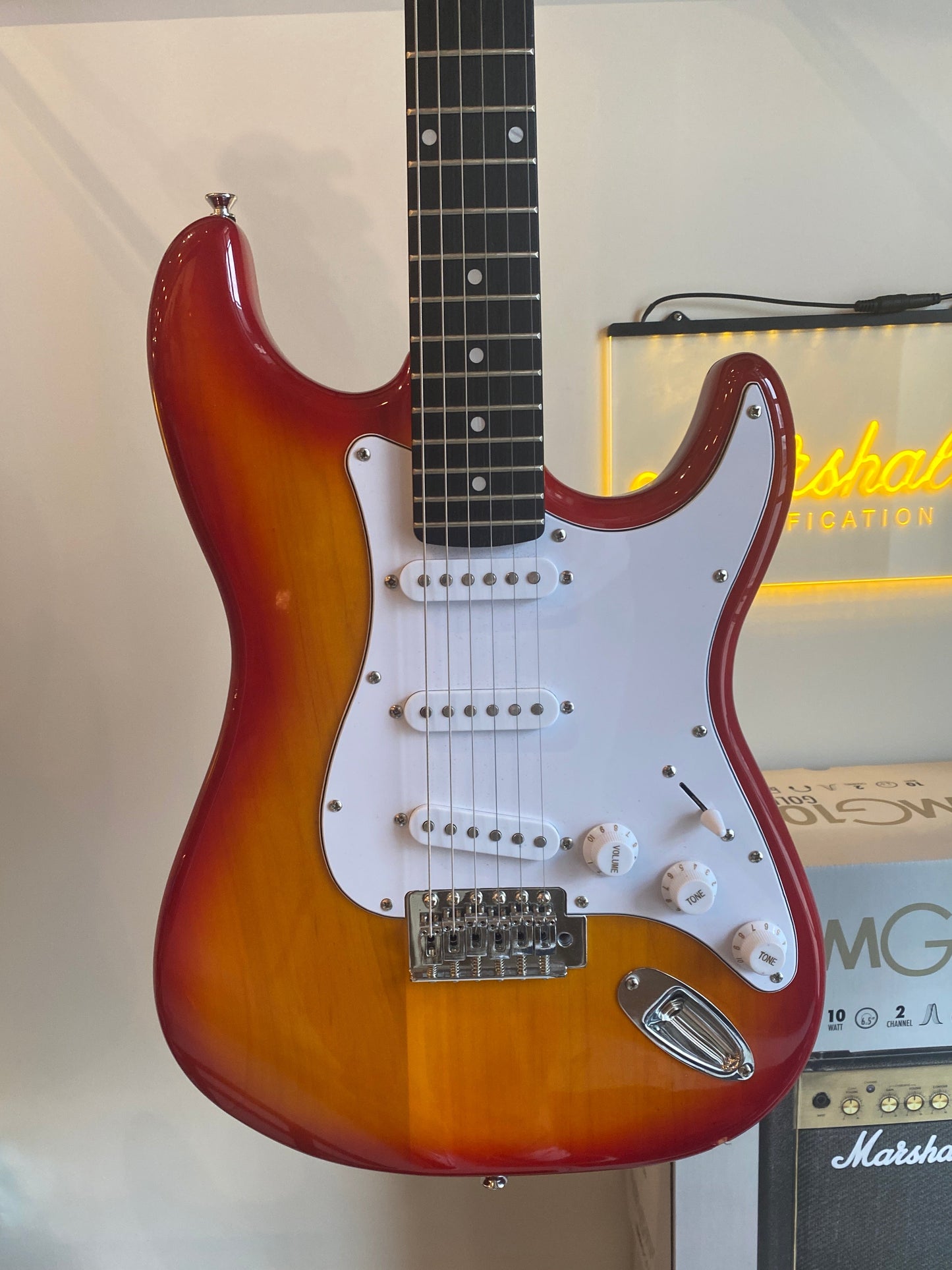 Groove Strat-Shaped Electric Guitar - Cherry Burst