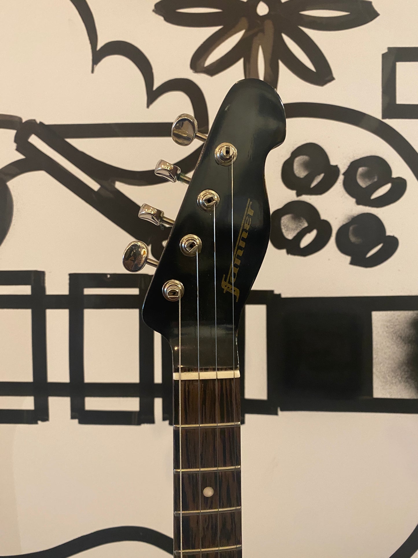 Fanner Custom Tele-Style Ukulele – Vintage White