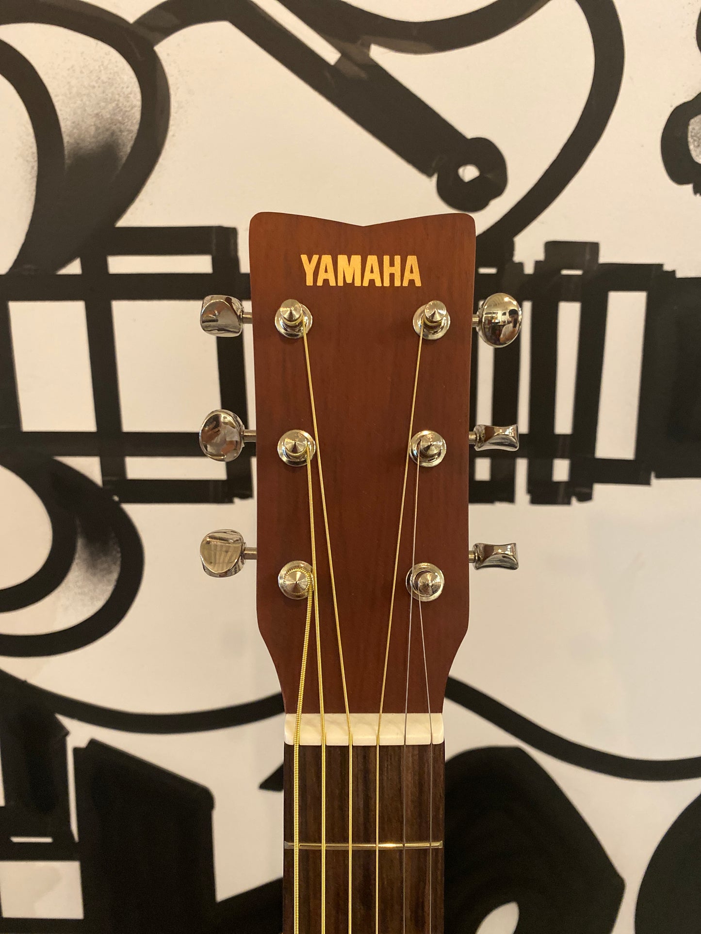 Yamaha JR2 Acoustic Guitar w/ Gig Bag