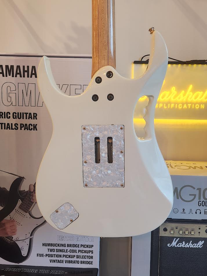 USED - Ibanez JEMJRWH White Steve Vai Jem Junior Signature 6