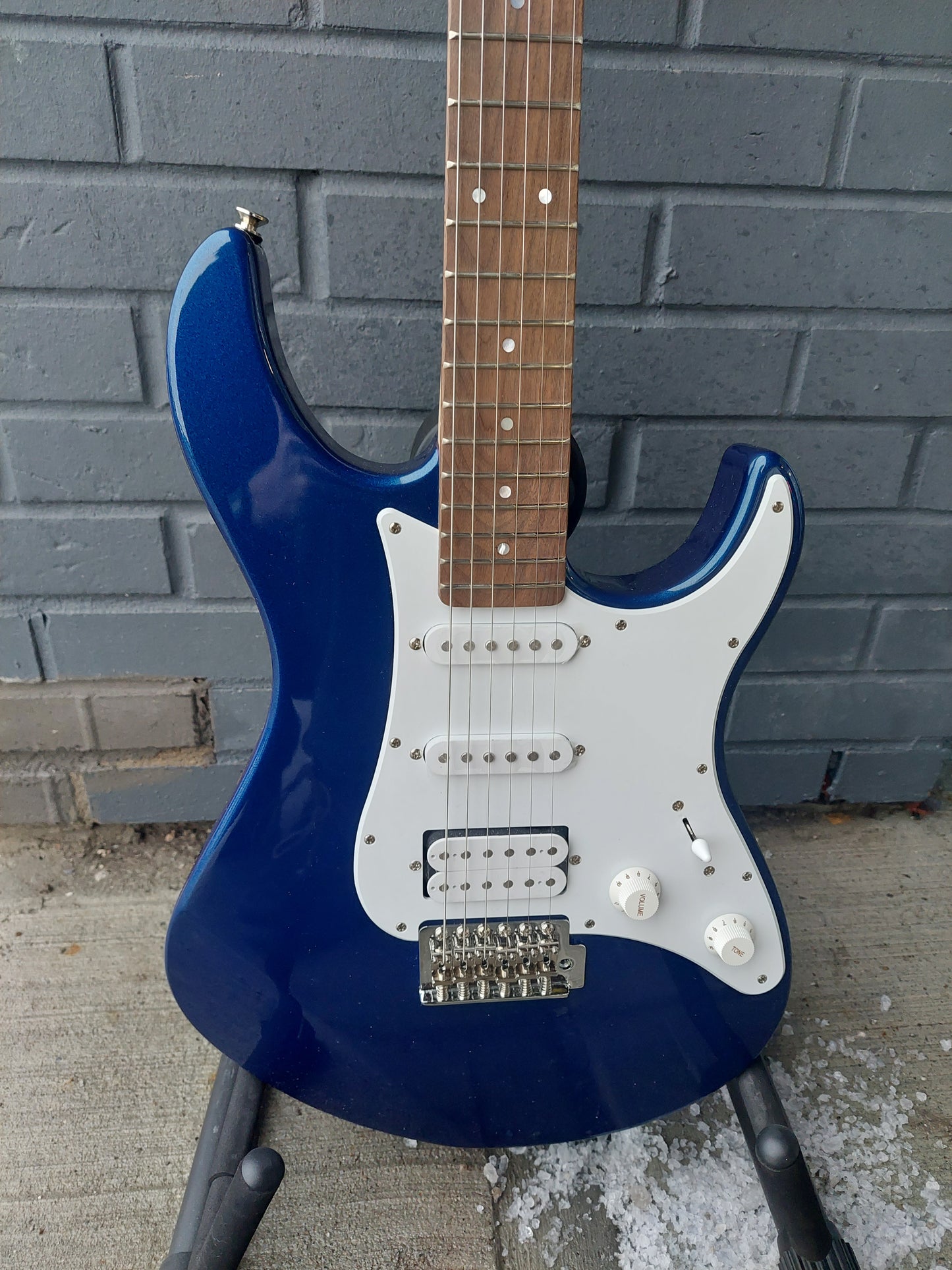 Yamaha Pacifica PAC012 Electric Guitar