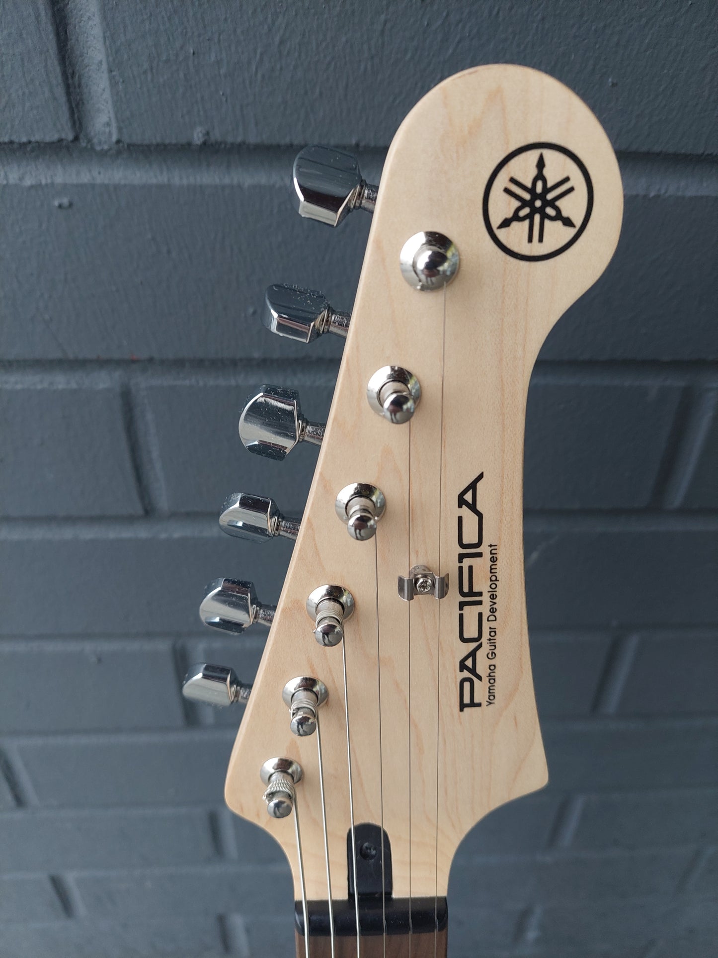 Yamaha Pacifica PAC012 Electric Guitar