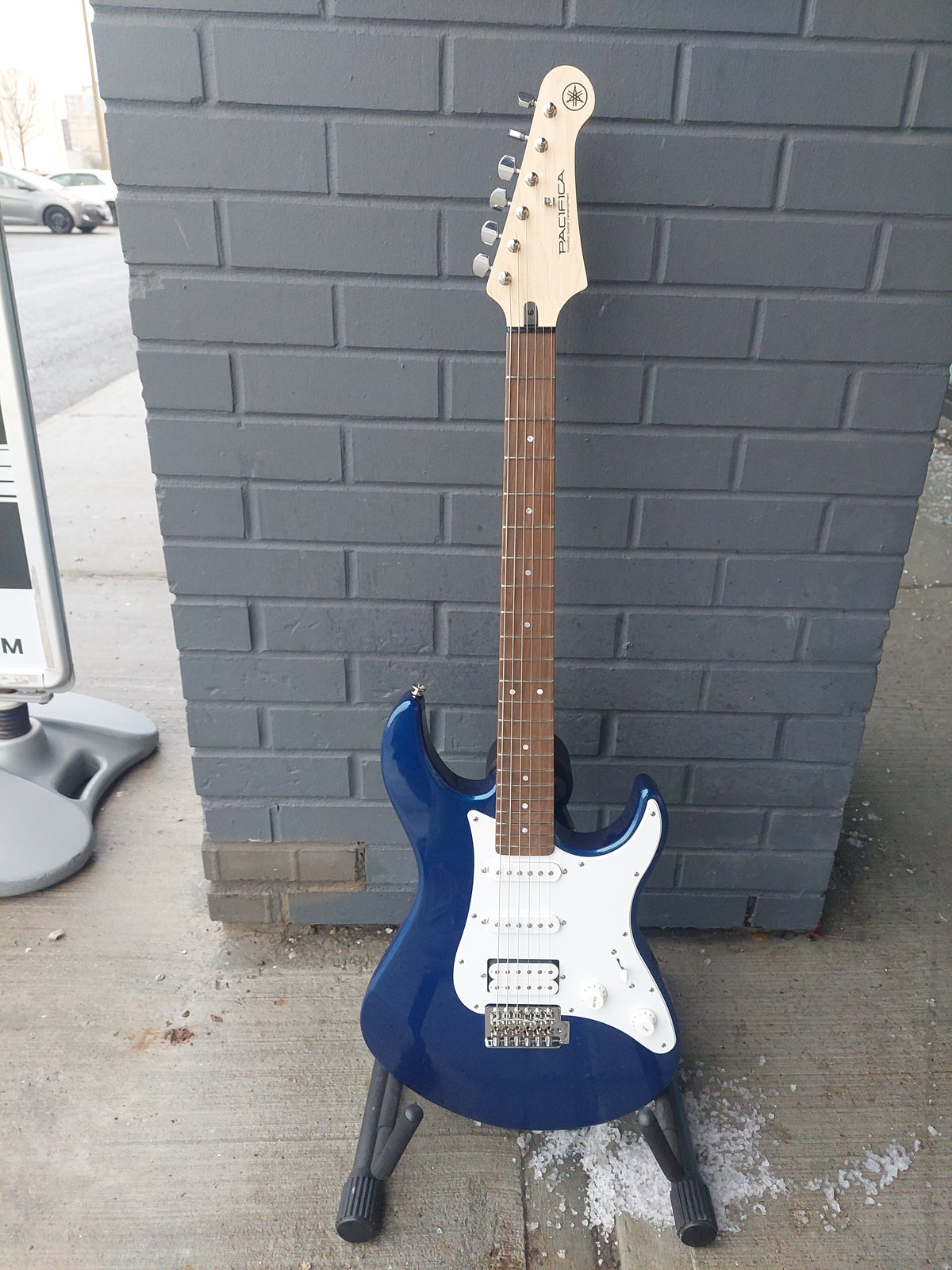 Yamaha Pacifica PAC012 Electric Guitar