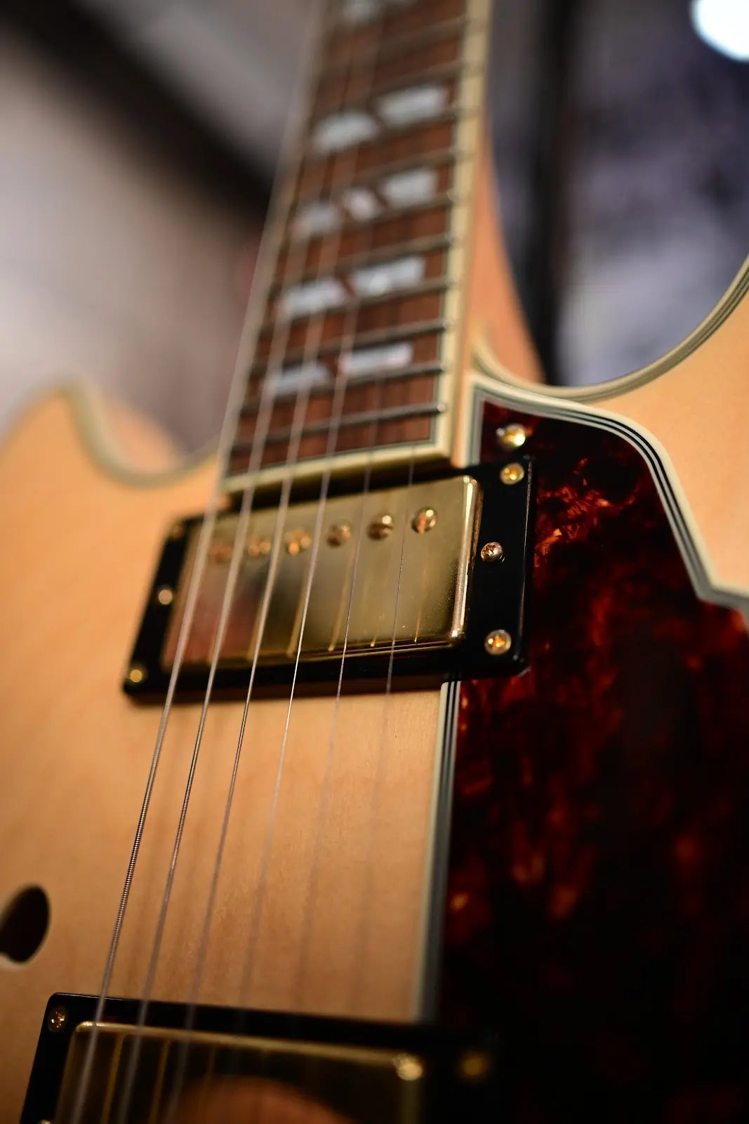 D'Angelico DELUXE MINI DC Series Semi Hollow-Body Electric Guitar (Satin Honey) with Hard Shell Case - New Open Box
