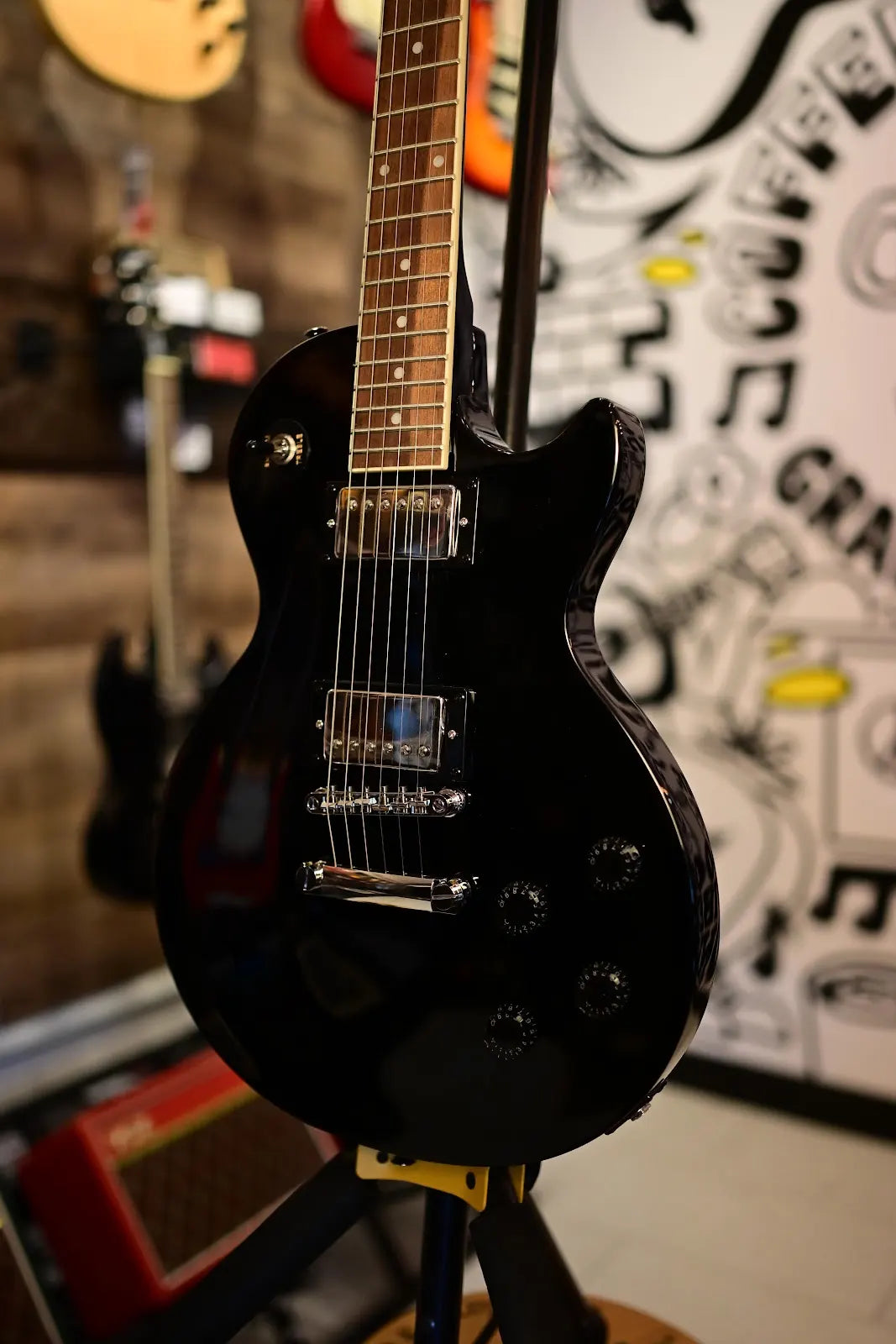 Danelectro D56BARIV | Semi-hollow body Electric Guitar