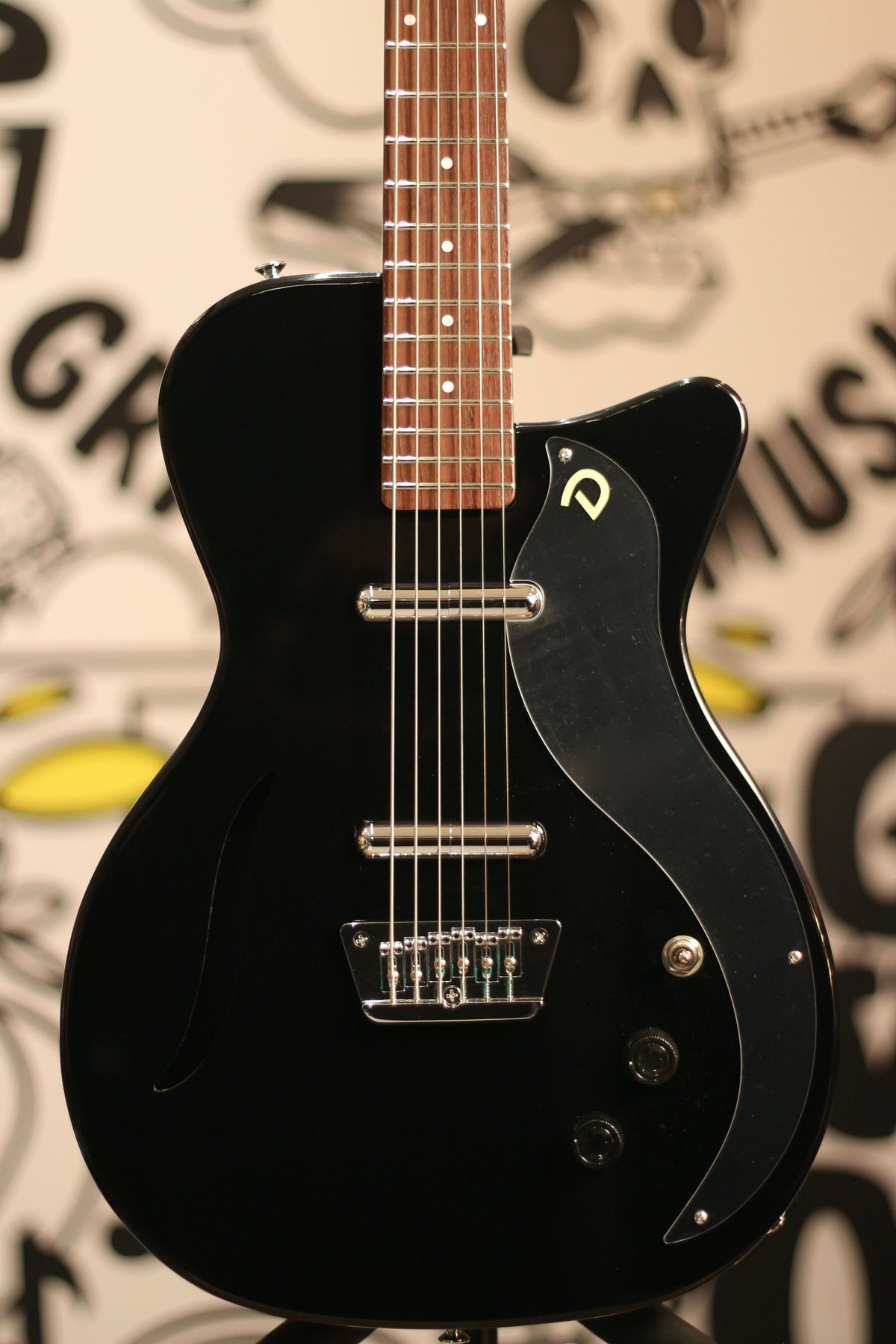 Danelectro D56BARIV | Semi-hollow body Electric Guitar