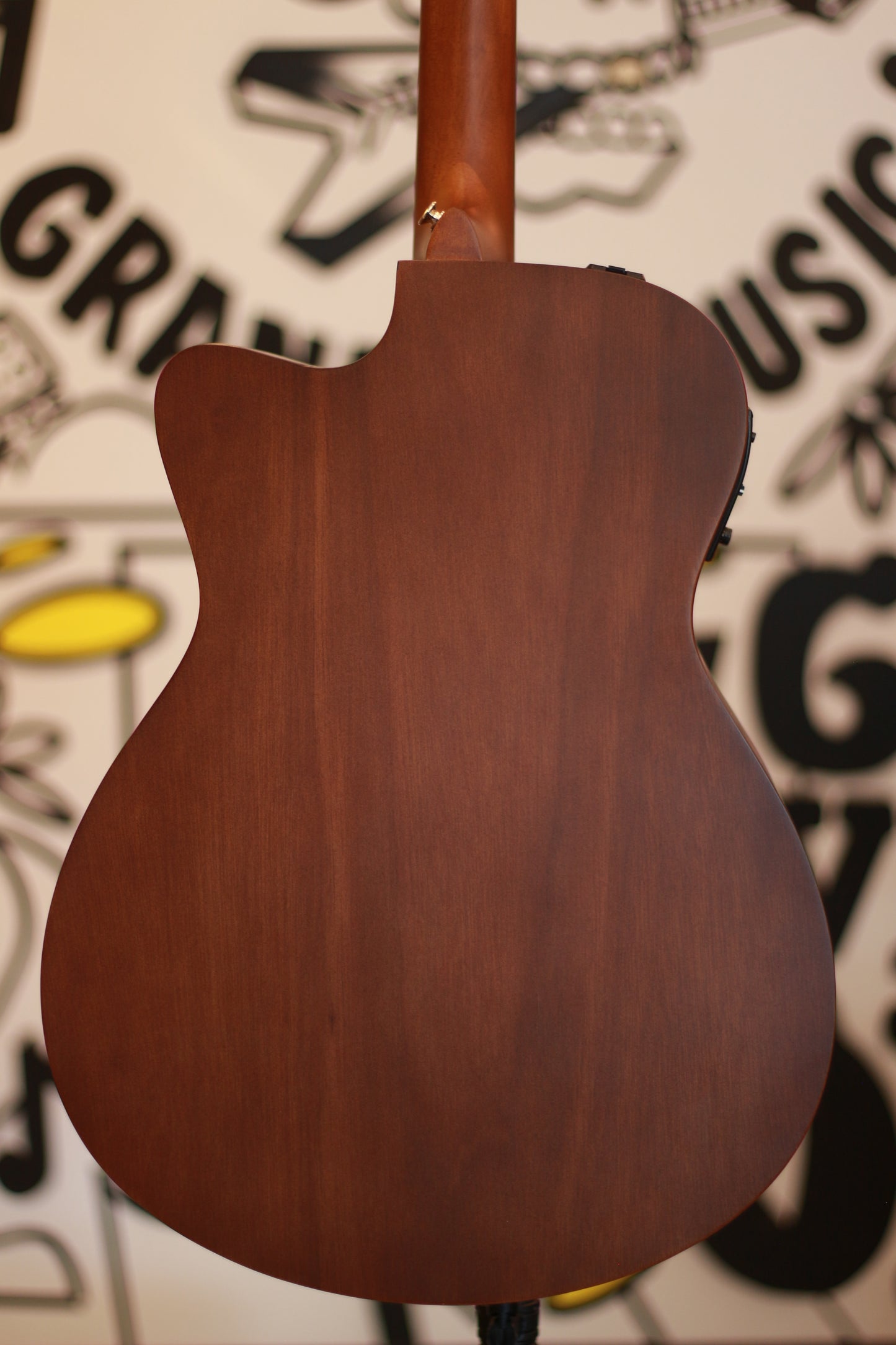 Yamaha FSX400C Cutaway Acoustic Guitar