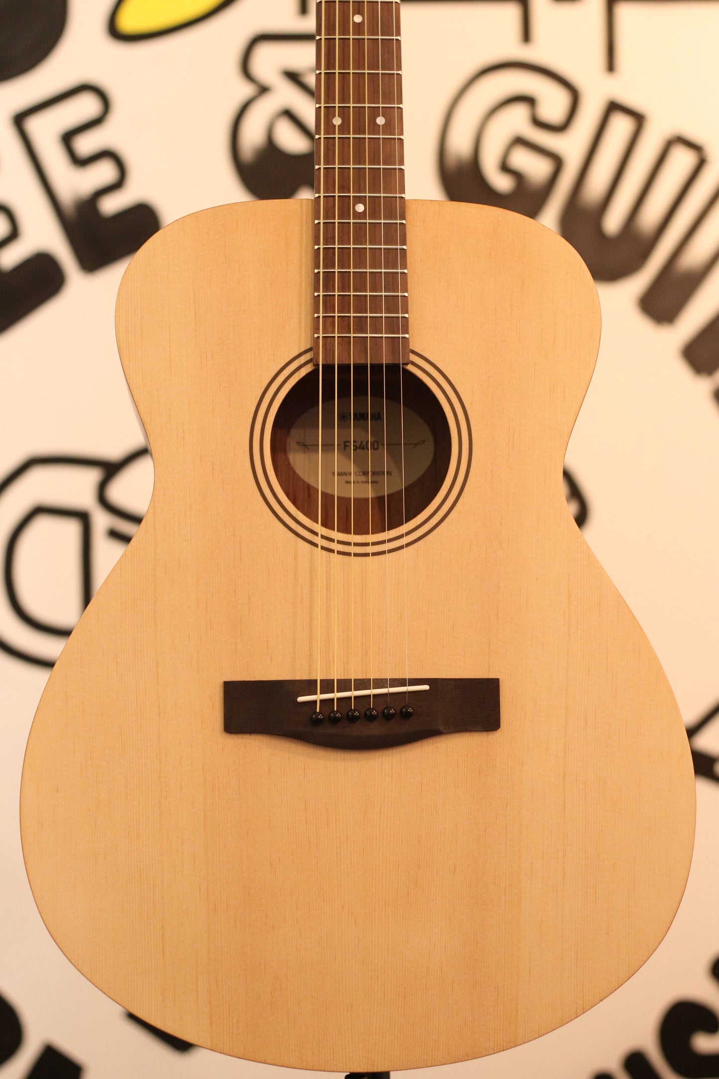 Yamaha FS400 Acoustic Guitar