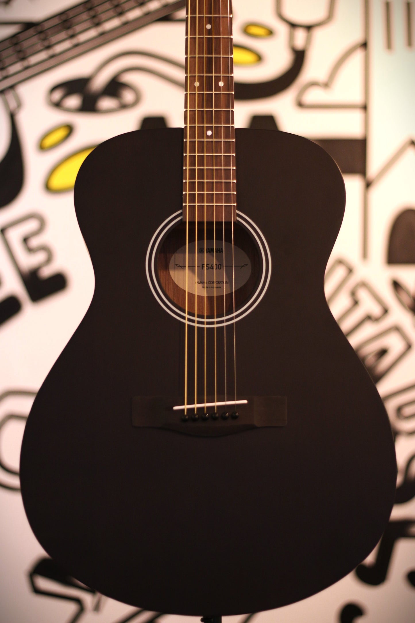 Yamaha FS400 Acoustic Guitar