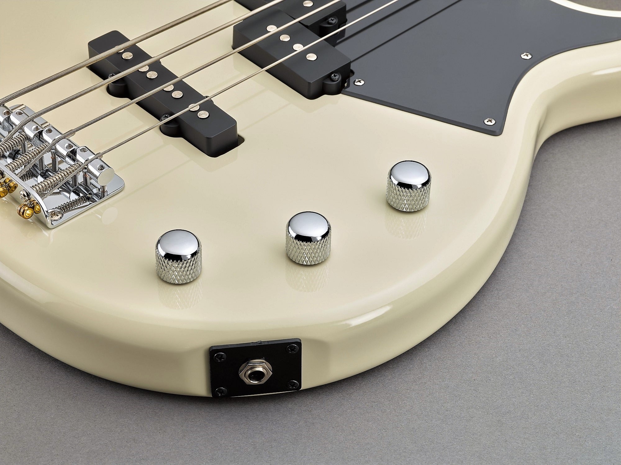 Yamaha BB234 Bass Guitar - Vintage White