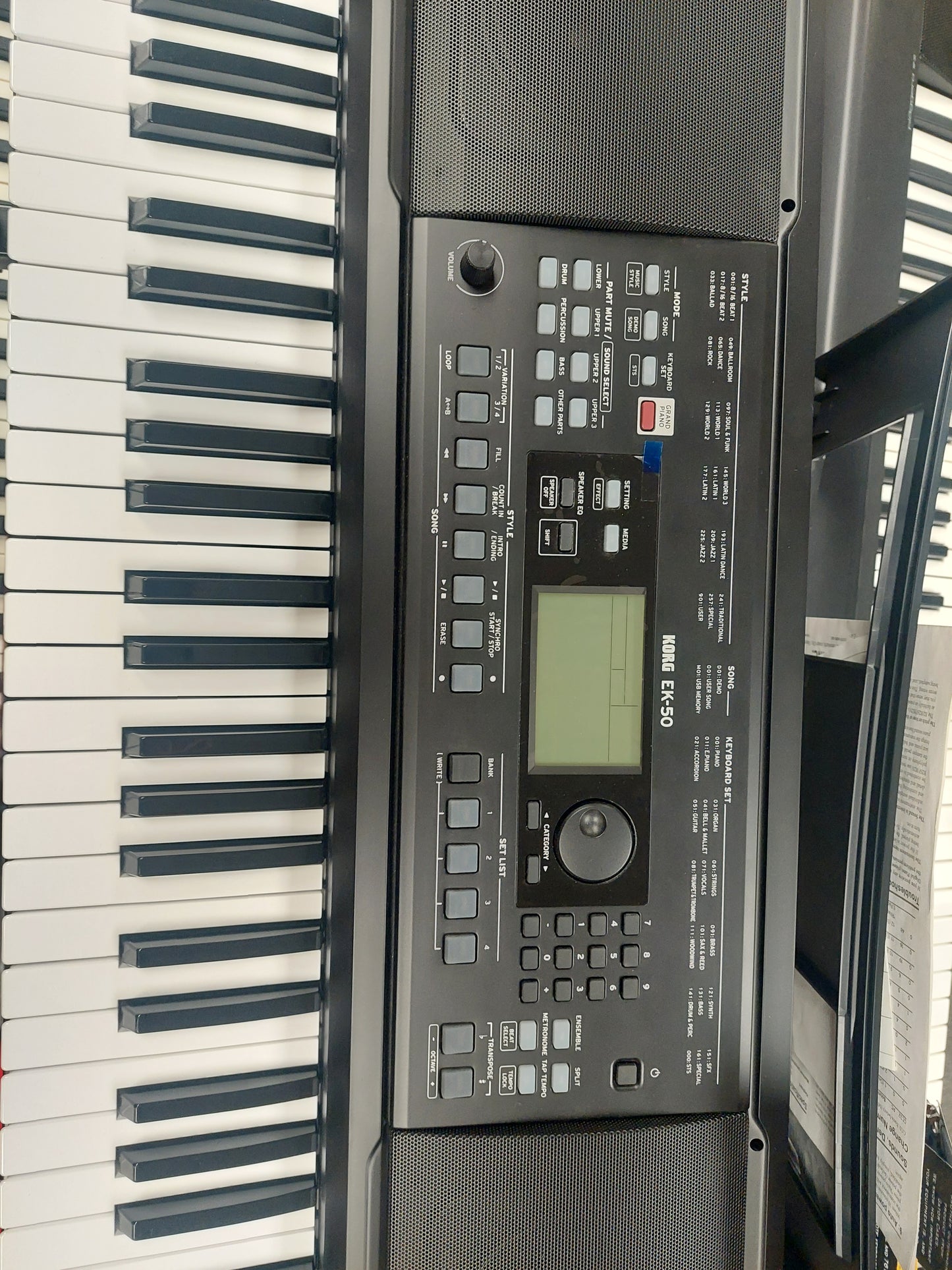 KORG EK-50 Entertainer Keyboard