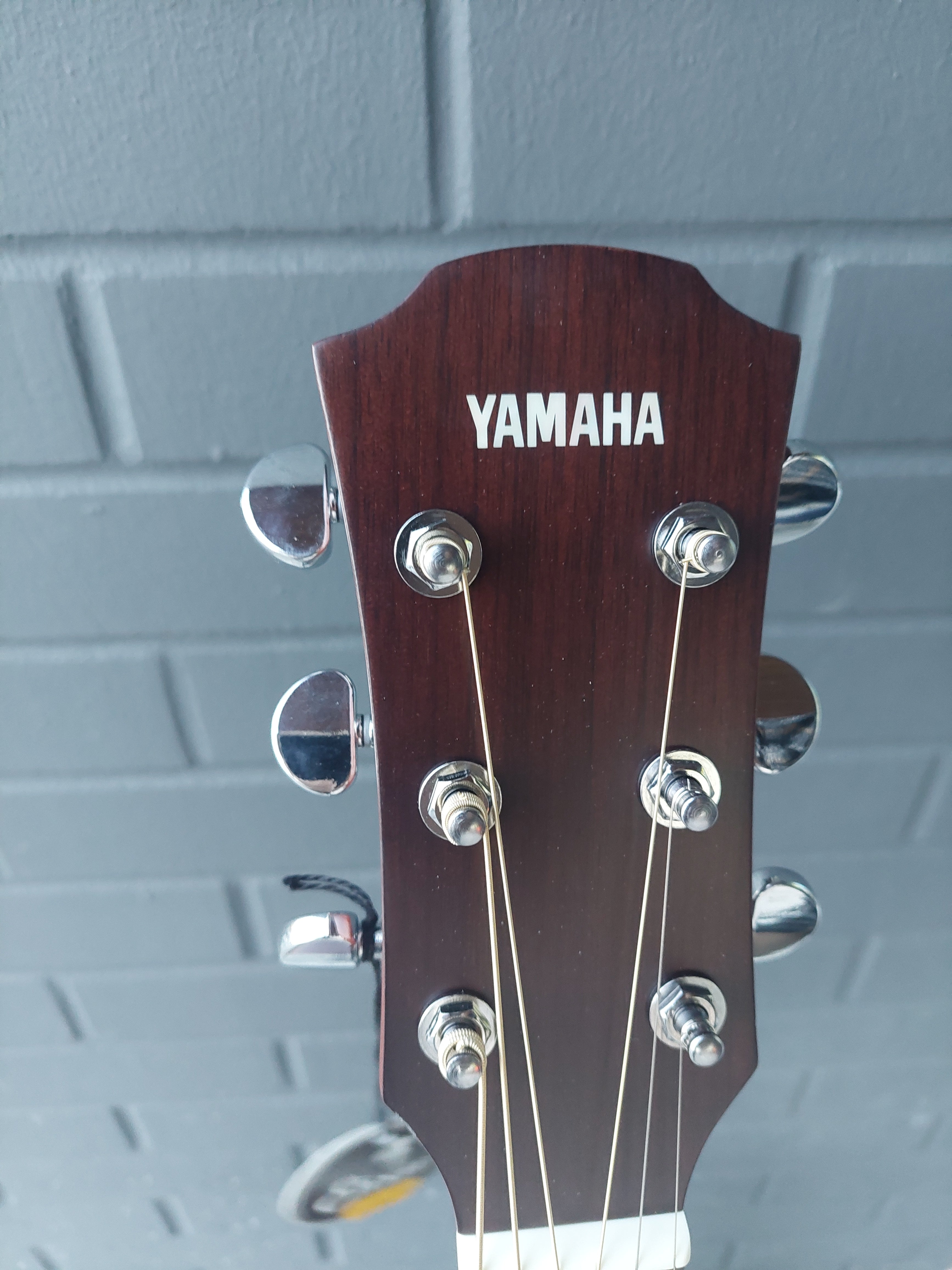 Yamaha A1R Acoustic Guitar