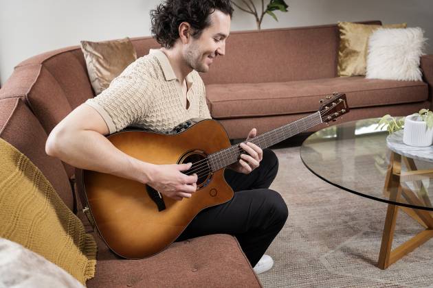 Yamaha TAG3 C Trans Acoustic Guitar with Gigbag