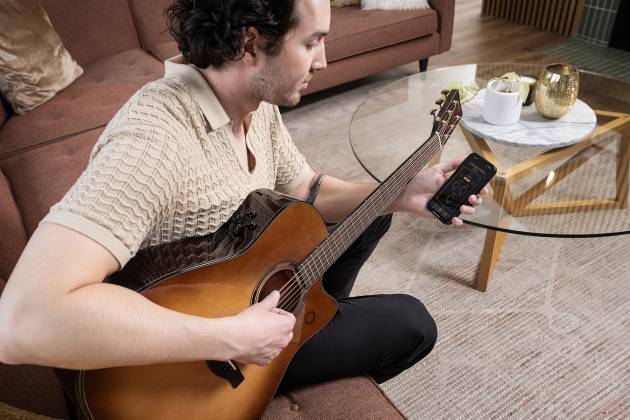 Yamaha TAG3 C Trans Acoustic Guitar with Gigbag