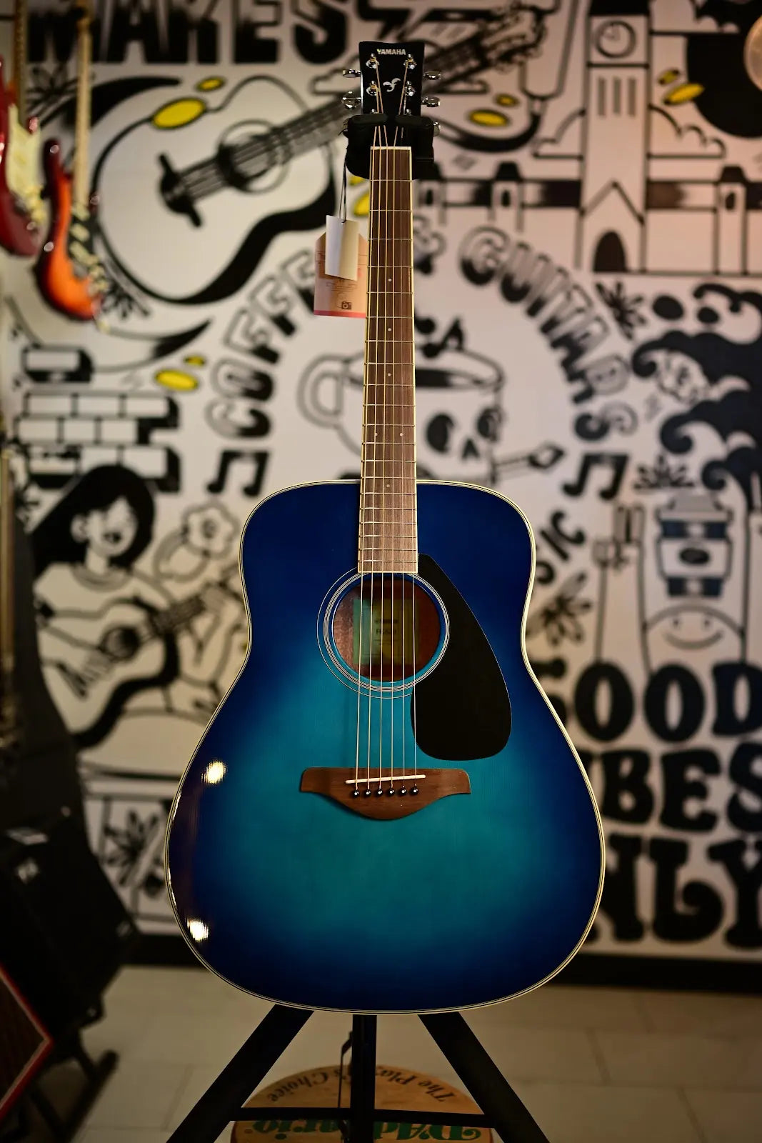 Yamaha FG820 Spruce Top Acoustic Guitar - Sunset Blue