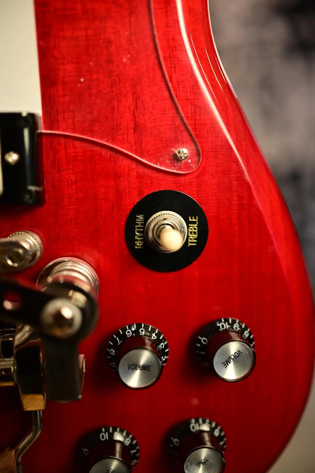 Epiphone Crestwood Custom with Tremotone Tailpiece - Cherry [Pickguard Finish Flaw]