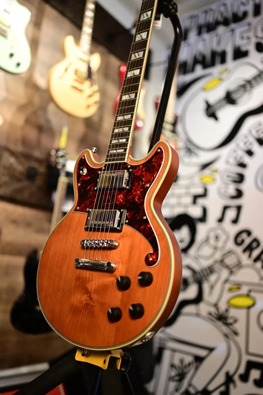 D'Angelico Deluxe Brighton Solidbody Electric Guitar - Matte Walnut
