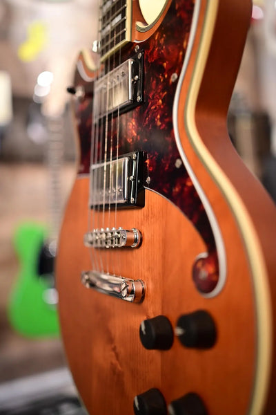 D'Angelico Deluxe Brighton Solidbody Electric Guitar - Matte Walnut