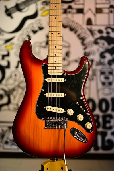 Groove Strat-Shaped Electric Guitar