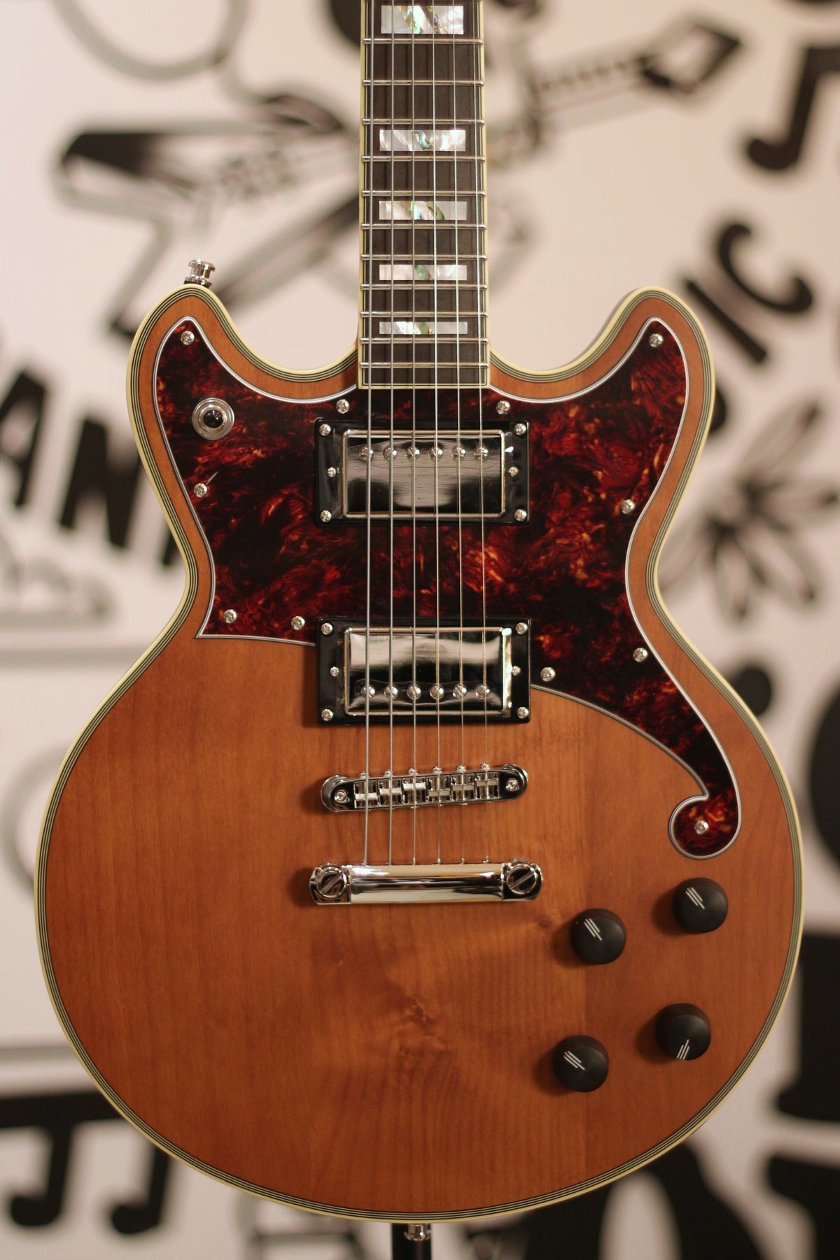 D'Angelico Deluxe Brighton Solidbody Electric Guitar - Matte Walnut