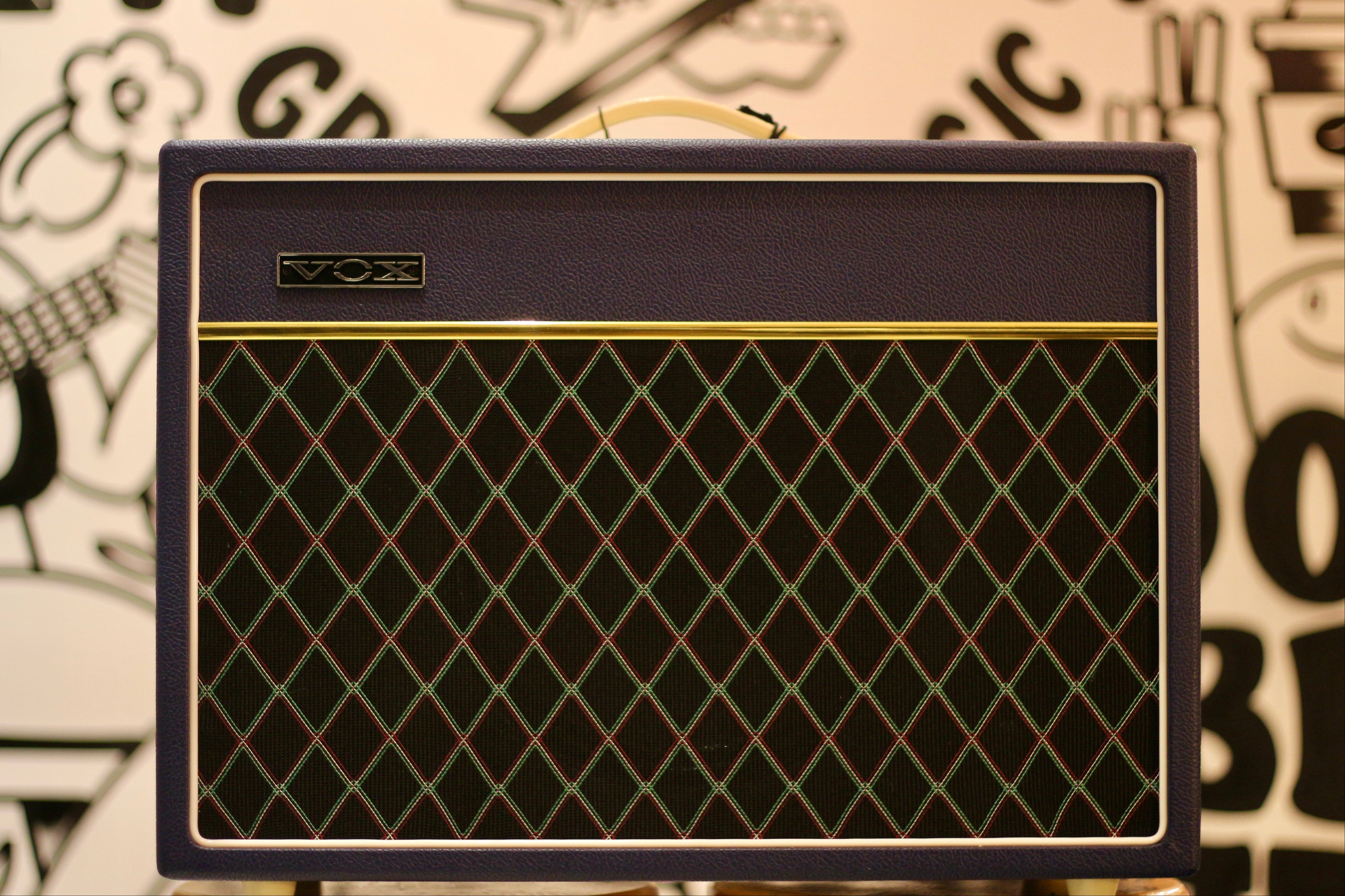 Vox Limited Edition 12'' 15-Watt Tube Combo Amp - Blue/Cream