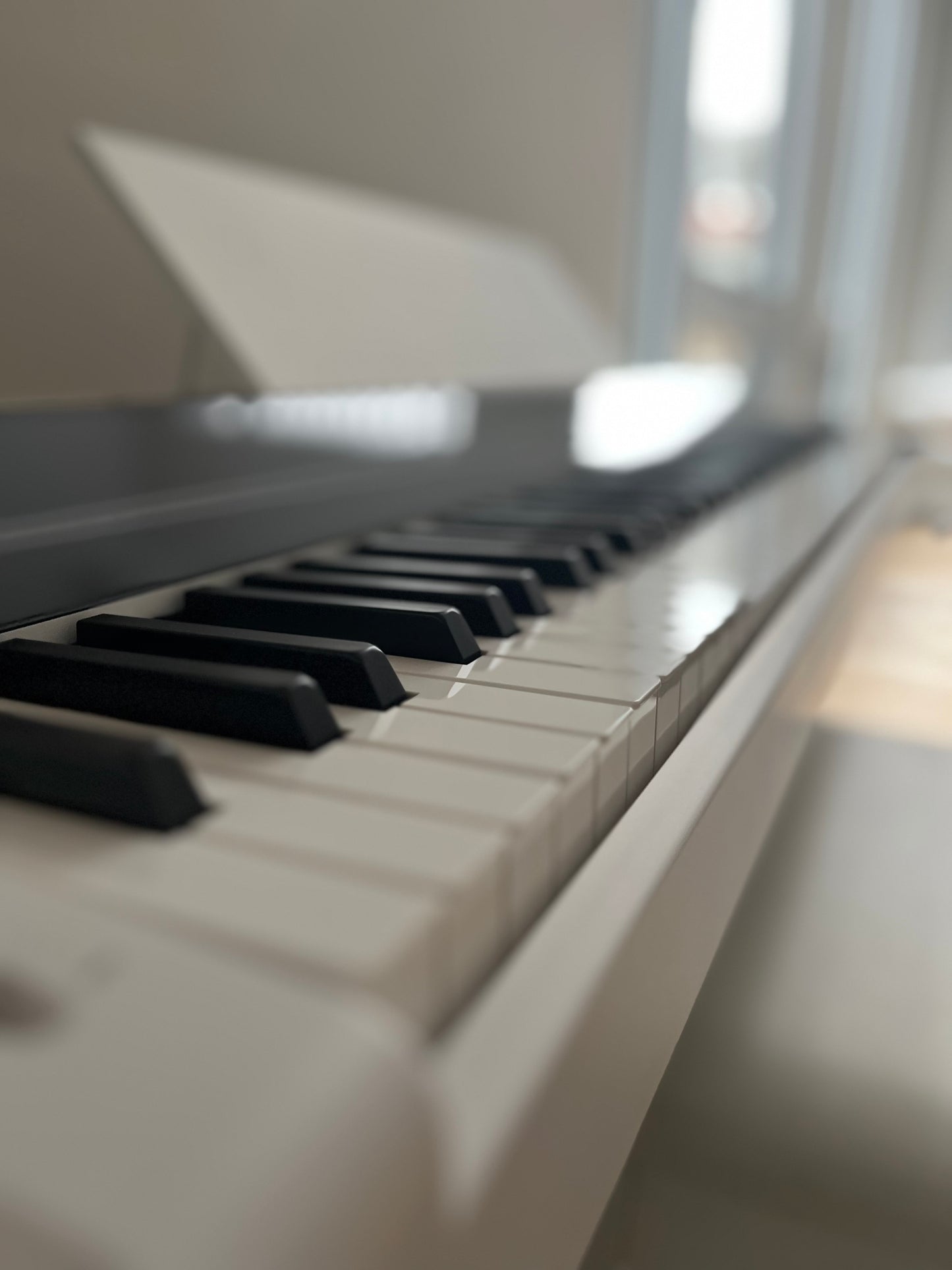 Yamaha P-S500 Digital Piano White w/ Stand, Pedals, and Bench [NEW FLOOR-MODEL]