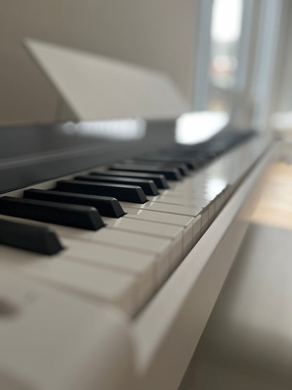 Yamaha P-S500 Digital Piano White w/ Stand, Pedals, and Bench [NEW FLOOR-MODEL]