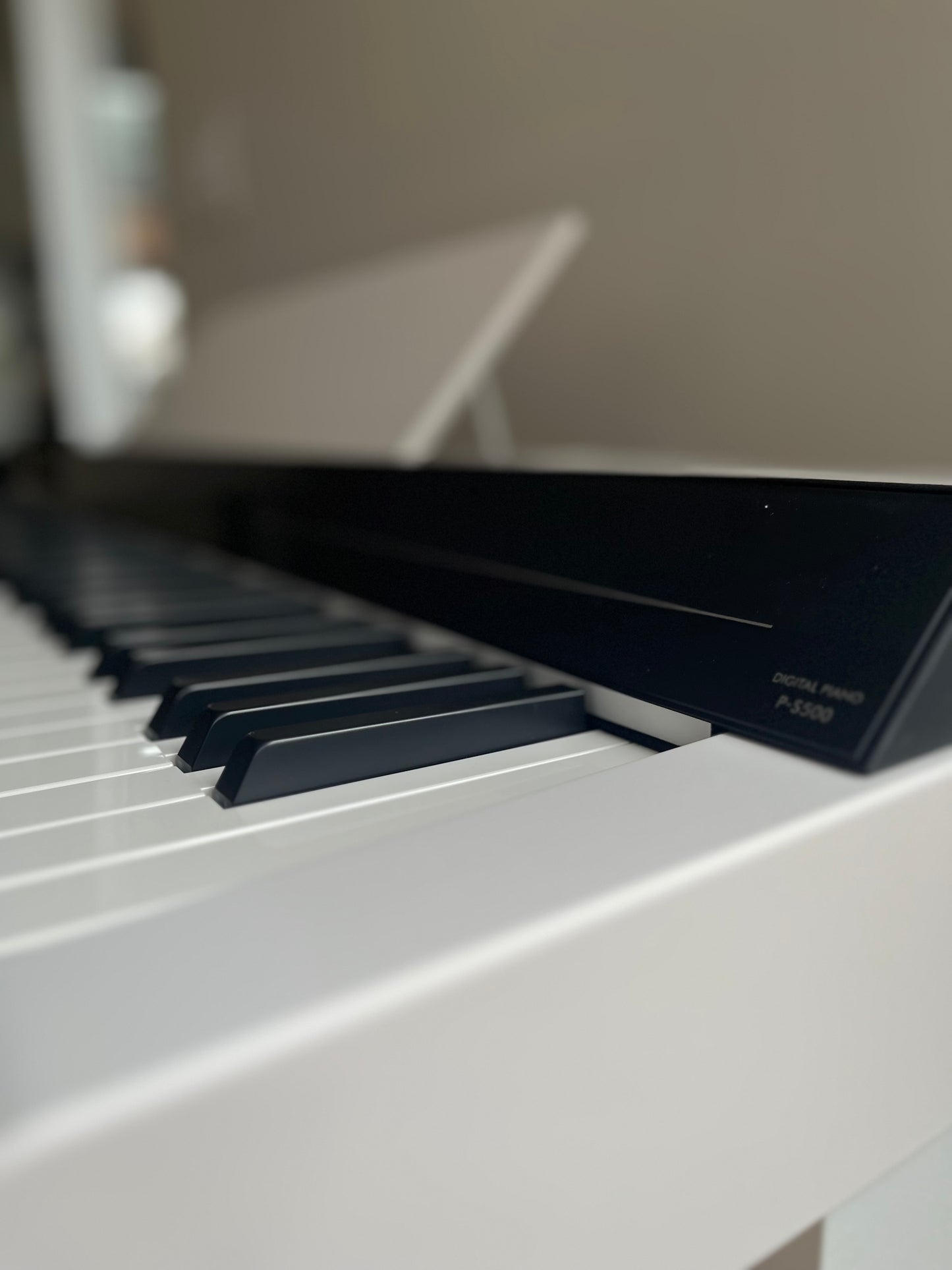 Yamaha P-S500 Digital Piano White w/ Stand, Pedals, and Bench [NEW FLOOR-MODEL]