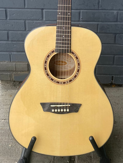 Washburn Apprentice 5 Acoustic Folk Guitar - Hardshell Case Included
