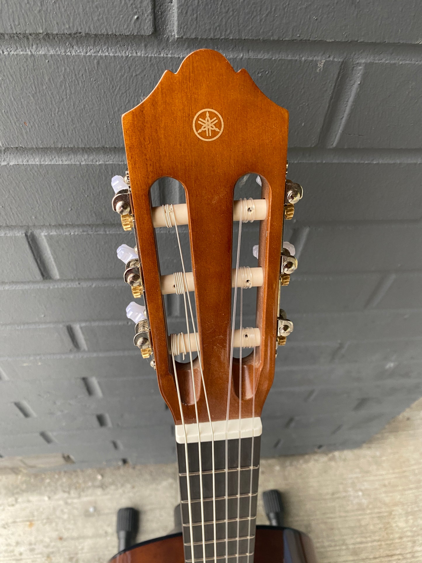 Yamaha C40 and CS40 Nylon 6 String RH - Natural