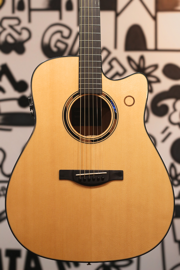 Yamaha TAG3 C Trans Acoustic Guitar with Gigbag